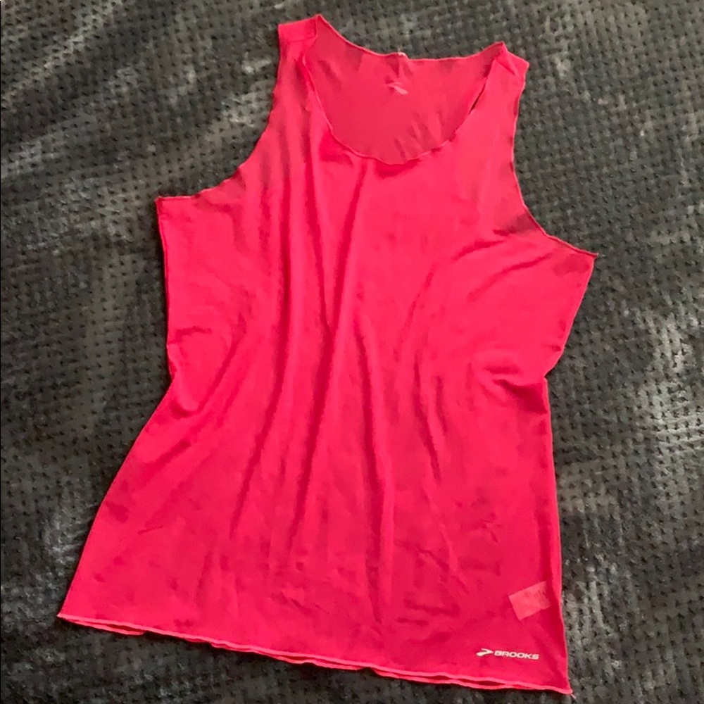 A fantastic brand new sheer Brooks workout tank!